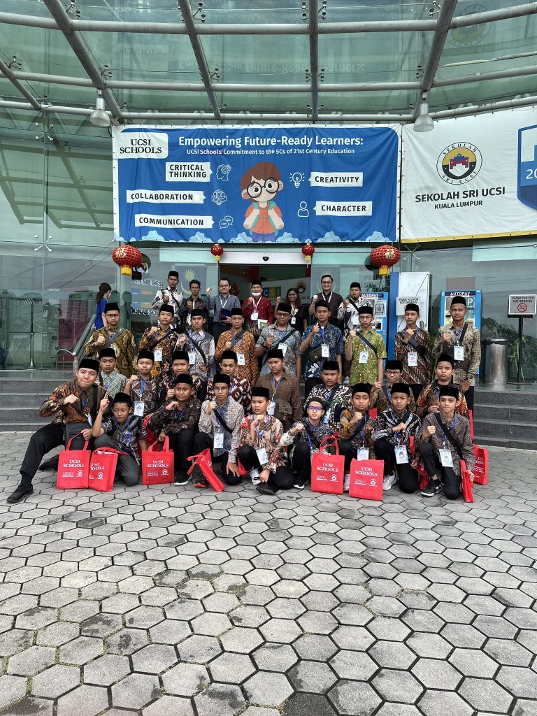 Warm Welcome to SMP IT Annawawi School Pekanbaru: A Day of Cultural Exchange and Academic Exploration at Sekolah Sri UCSI Kuala Lumpur