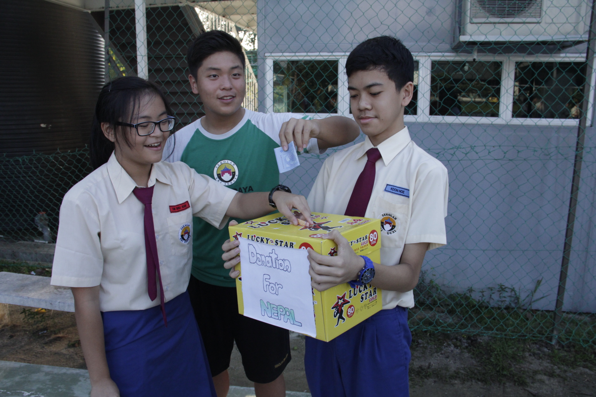 EVERY PENNY COUNTS: Students of Sekolah Sri UCSI sacrificed their lunch money to help victims of the earthquake.